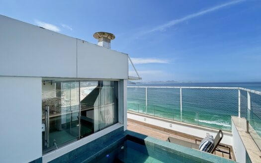 PENTHOUSE DUPLEX RÉNOVÉ AVEC VUE SUR LA MER À COPACABANA