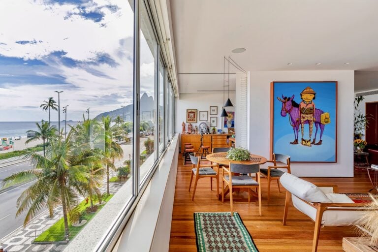 Luxury Apartment for Sale at Ipanema Beach with Ocean View