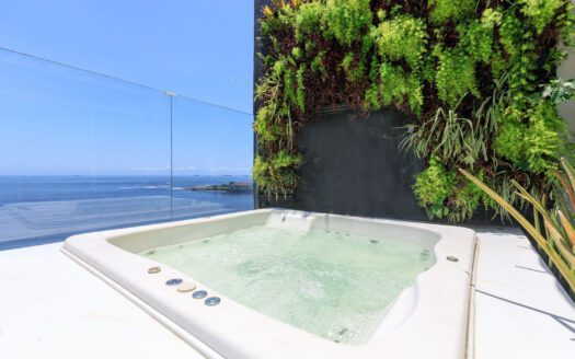 PENTHOUSE MODERNE DE LUXE À COPACABANA BEACH À VENDRE