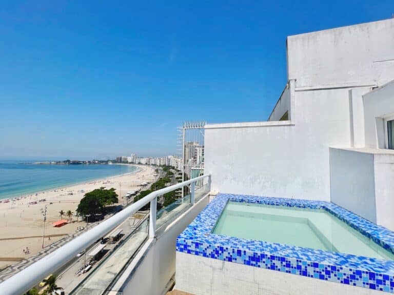 Ático dúplex de lujo con vistas a la playa en venta en Copacabana