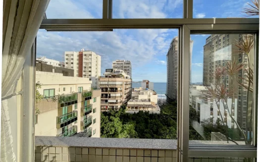 PENTHOUSE EXQUIS DE 5 CHAMBRES À COUCHER AVEC VUE IMPRENABLE SUR LA MER À IPANEMA