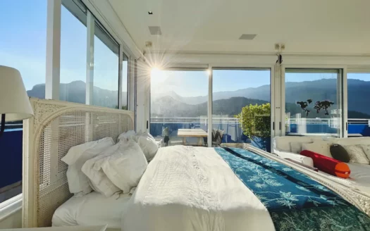 EXQUISITES DUPLEX-PENTHOUSE MIT HERRLICHEM BLICK IN LEBLON