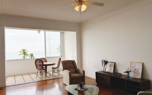 BEACHFRONT APARTMENT IN COPACABANA FOR RENT