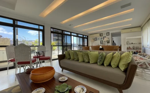 DUPLEX-PENTHOUSE MIT POOL UND MEERBLICK ZU VERKAUFEN IN LEBLON