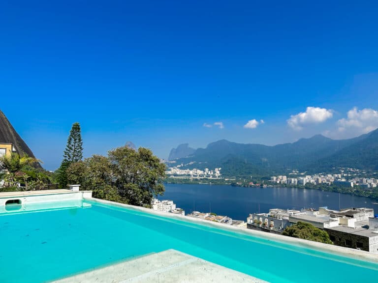 Villa de lujo con piscina infinita en venta en Lagoa