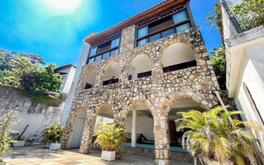 LUXURY VILLA WITH INFINITY POOL AND SPECTACULAR VIEWS OF RIO DE JANEIRO