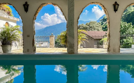 LUXURY VILLA WITH INFINITY POOL AND SPECTACULAR VIEWS OF RIO DE JANEIRO