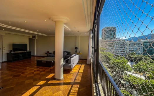 SERENITY AND ELEGANCE APARTMENT IN RIO’S ZONA SUL