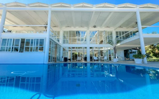 ARCHITECT-DESIGNED MANSION WITH POOL FOR SALE IN JOÁ