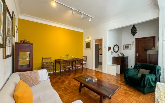 SPACIOUS AND CHARMING 3-BEDROOM APARTMENT IN IPANEMA FOR SALE