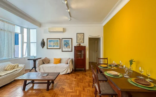 SPACIOUS AND CHARMING 3-BEDROOM APARTMENT IN IPANEMA FOR SALE