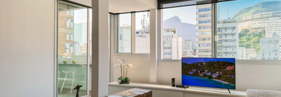 Two-floor penthouse with sea view in Ipanema