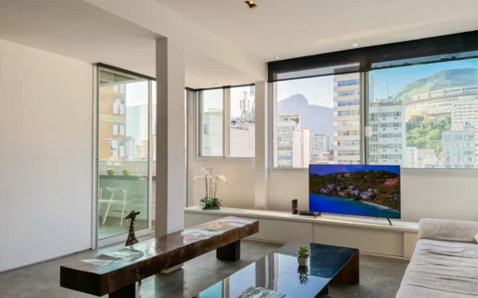 SPLENDIDO ATTICO SU 2 PIANI CON JACUZZI E VISTA MARE IN VENDITA A IPANEMA