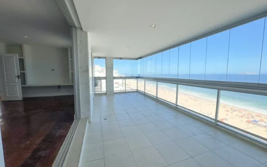 SE VENDE LUJOSO APARTAMENTO DE 3 DORMITORIOS FRENTE AL MAR EN LEBLON, RIO DE JANEIRO