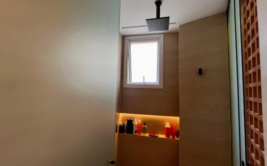 莱布隆的智能设计与奢华相融合 - 公寓两居室全套家具出售