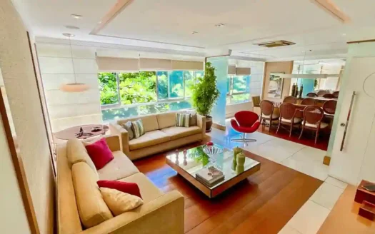 Продается полностью отремонтированная квартира с 3 спальнями в Ипанеме