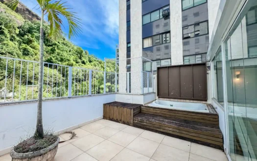 Duplex Penthouse with Christ the Redeemer View for Sale on Avenida Epitácio Pessoa