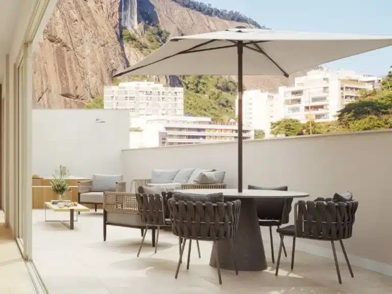 Be in Rio Pompeu Loureiro Lançamento em Copacabana Próximo à Praia e à Lagoa
