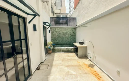 Garden apartment with pool for sale in Ipanema