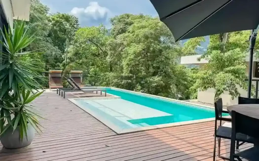 Contemporary House with Infinity Pool for Sale in Itanhangá with Panoramic Views