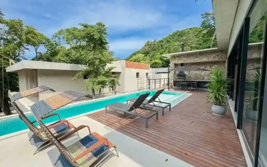 Contemporary House with Infinity Pool for Sale in Itanhangá with Panoramic Views