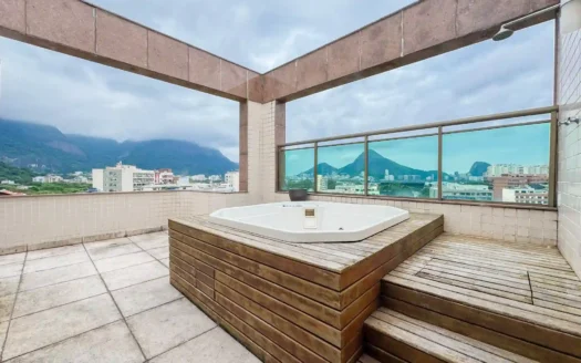 Duplex Penthouse for Sale in Leblon with Panoramic Views (15)