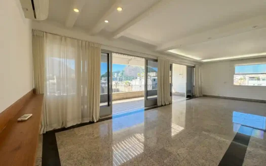 Attico in vendita a Ipanema con vista su Cristo e balcone