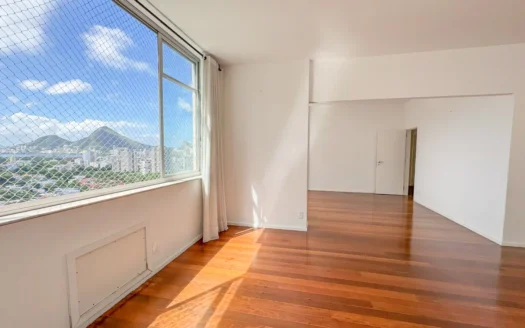 Se vende departamento de 4 habitaciones en Leblon: 197 m² con suite y estacionamiento