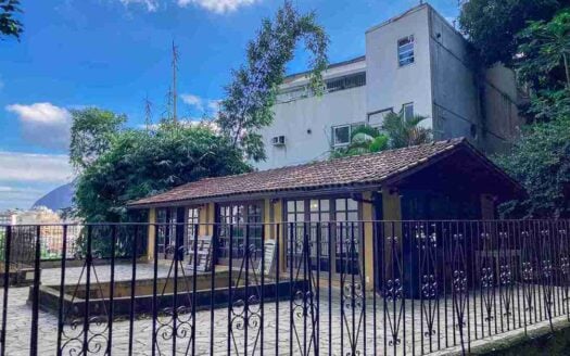 Casa in vendita a Jardim Botânico con vista sulla laguna e ampio terrazzo