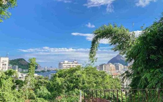 Casa in vendita a Jardim Botânico con vista sulla laguna e ampio terrazzo