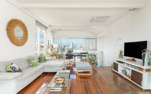 Ático con vistas al mar en Ipanema: dúplex de 241 m² con terraza panorámica