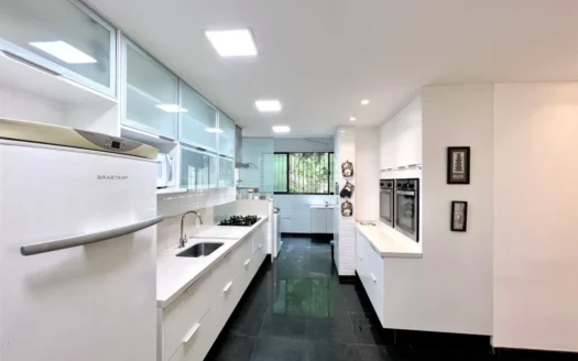 伊帕内玛翻新公寓供出售 - 236 平方米,配有 Varanda 和专属楼层