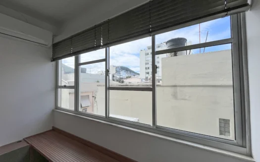 Appartamento Ipanema in Vendita Vicino a Nossa Senhora da Paz - 83m², completamente ristrutturato