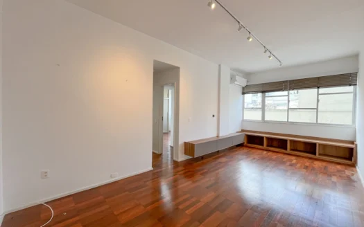 Appartamento Ipanema in Vendita Vicino a Nossa Senhora da Paz - 83m², completamente ristrutturato