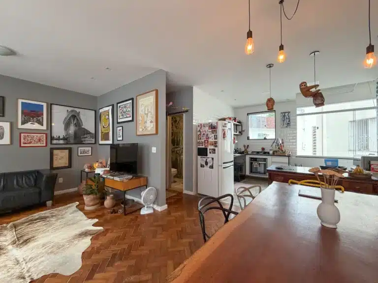 Appartement à vendre à Leblon, près de la Rua Dias Ferreira – 135 m², immeuble classé