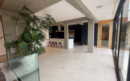 Modernes Triplex-Penthouse mit Pool in Leblon zu verkaufen