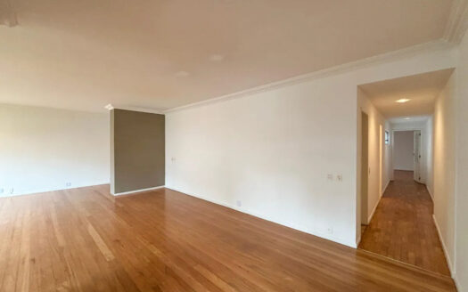 Apartment near Leblon Beach with 4 bedrooms for sale