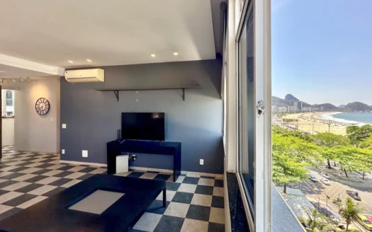 Se vende departamento frente al mar en la Avenida Atlántica