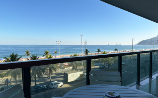 Oceanfront apartment in Ipanema for sale with panoramic sea views (3)