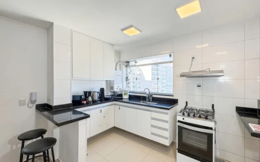 Se vende departamento renovado en Ipanema con vista al mar