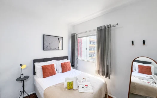 Se vende departamento renovado en Ipanema con vista al mar