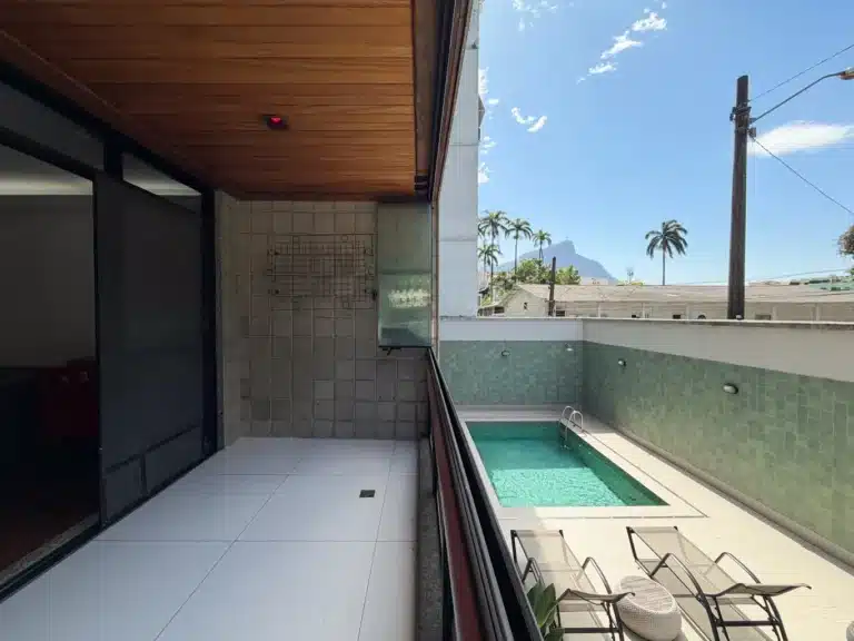 2 Bedroom Apartment for Sale in Leblon with Christ the Redeemer View