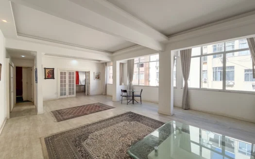 Dual Apartment for Sale in Copacabana | One Block from the Beach