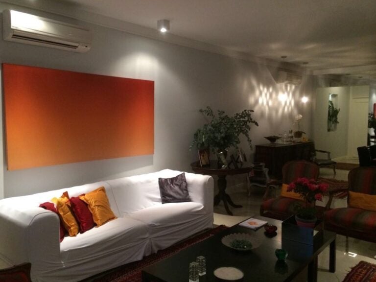 3-Bedroom Apartment for Sale on Rua Bulhões de Carvalho, 159 m²