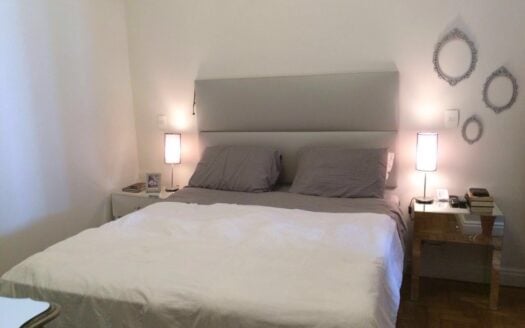 Apartamento de 3 quartos à venda na Rua Bulhões de Carvalho, com 159 m²