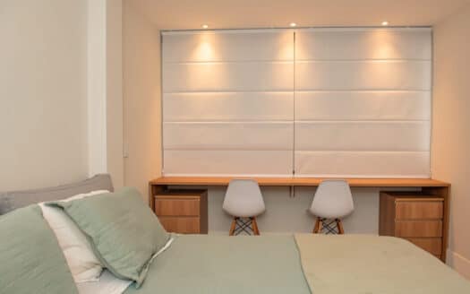 Penthouse en la azotea en Copacabana en venta – Dúplex renovado con piscina