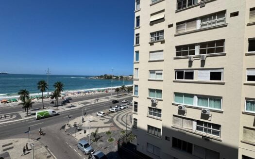 Apartamento na Rua Souza Lima – vista lateral para o mar da Praia de Copacabana