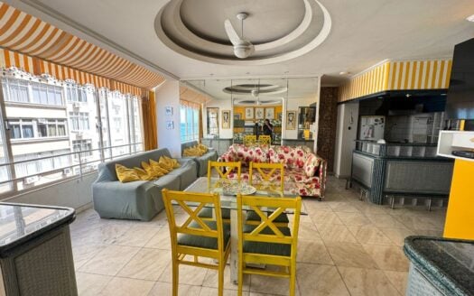 Apartamento em Copacabana com vista lateral para o mar na Rua Souza Lima, 85 m²