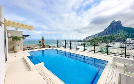 Delfim Moreira penthouse – rooftop pool facing Dois Irmãos