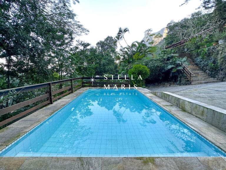 Casa à venda na Estrada das Canoas, em São Conrado – Piscina e vista para o mar